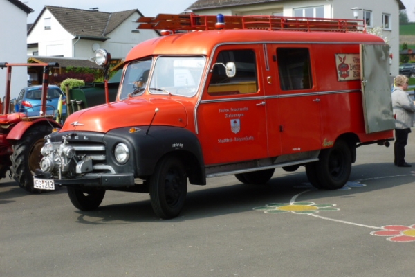 altetechnikveteranenloeschzug-16022B0A4-5492-89CD-C65C-8EBAD4D9F7C3.jpg
