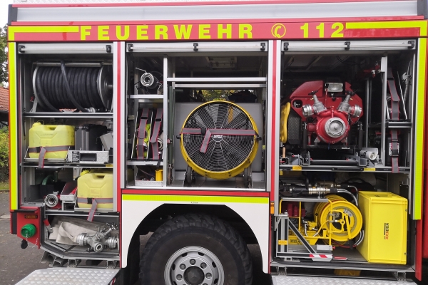 fahrzeugausstattung-seite2-16F98DFB3-3B85-7F6D-4581-B50B5181B033.jpg